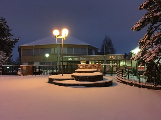 Le collège sous la neige